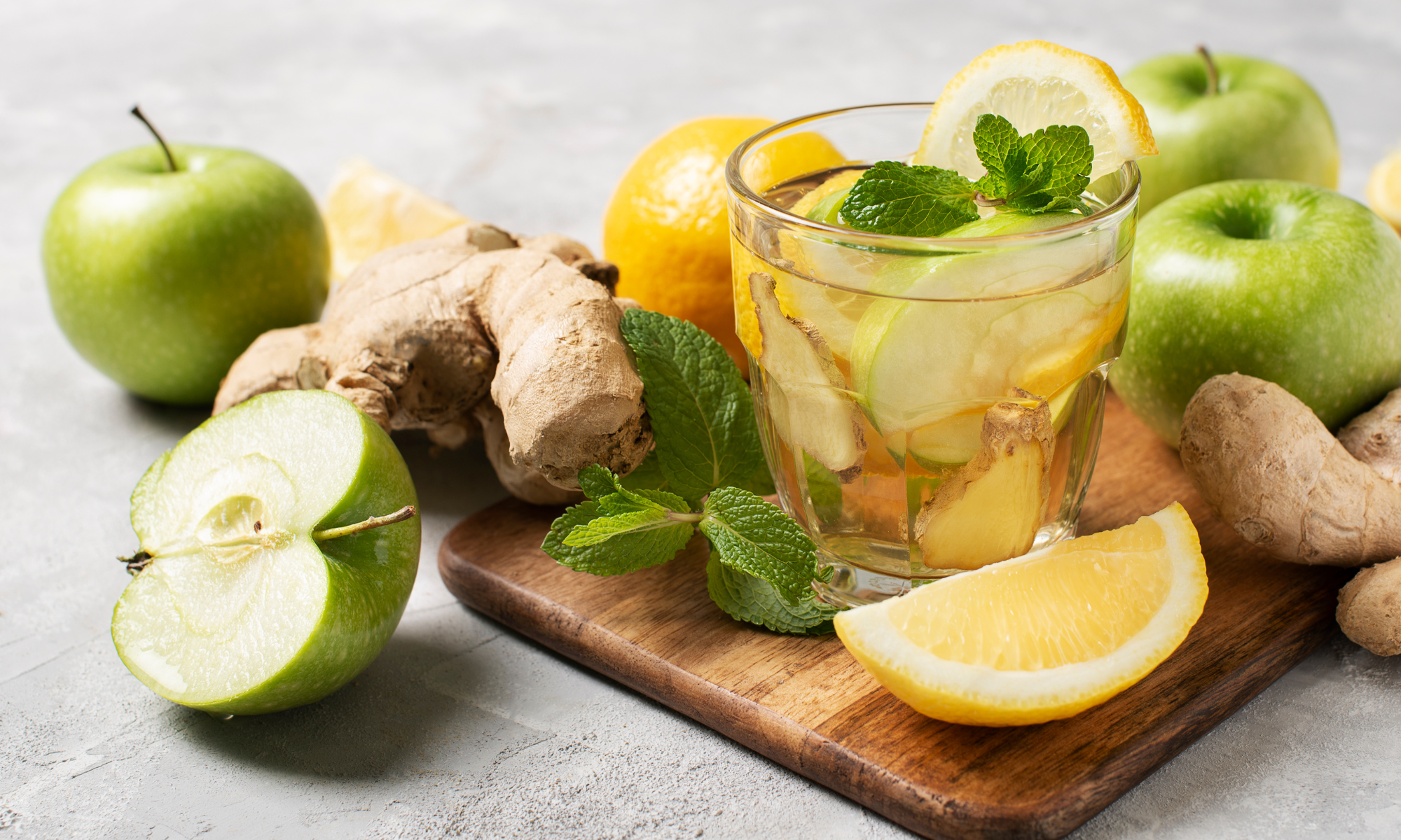 Apple & Ginger Fizz Mocktail Recipe