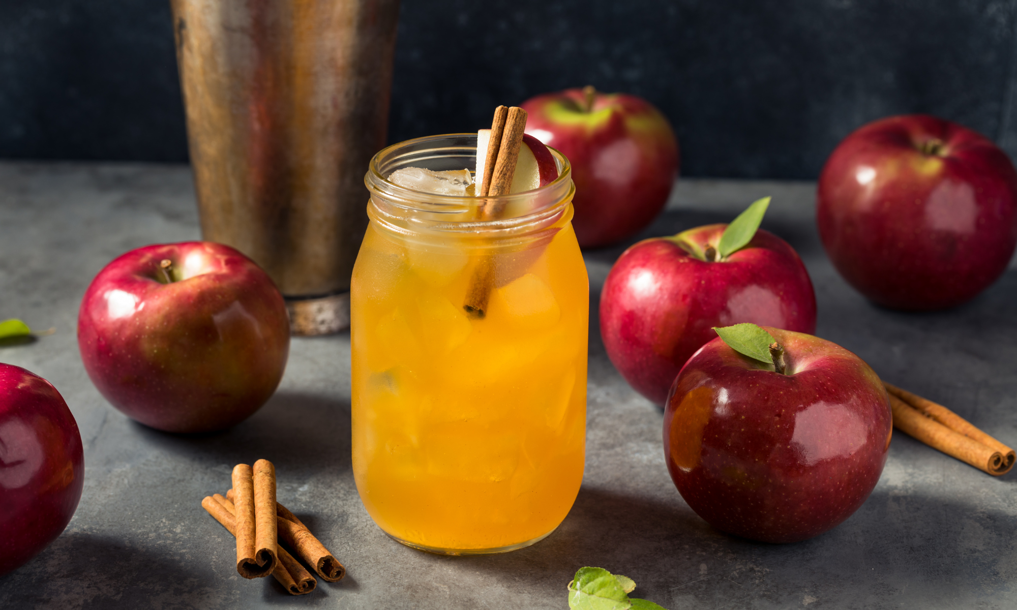 Whiskey & Apple Juice Cocktail Recipe