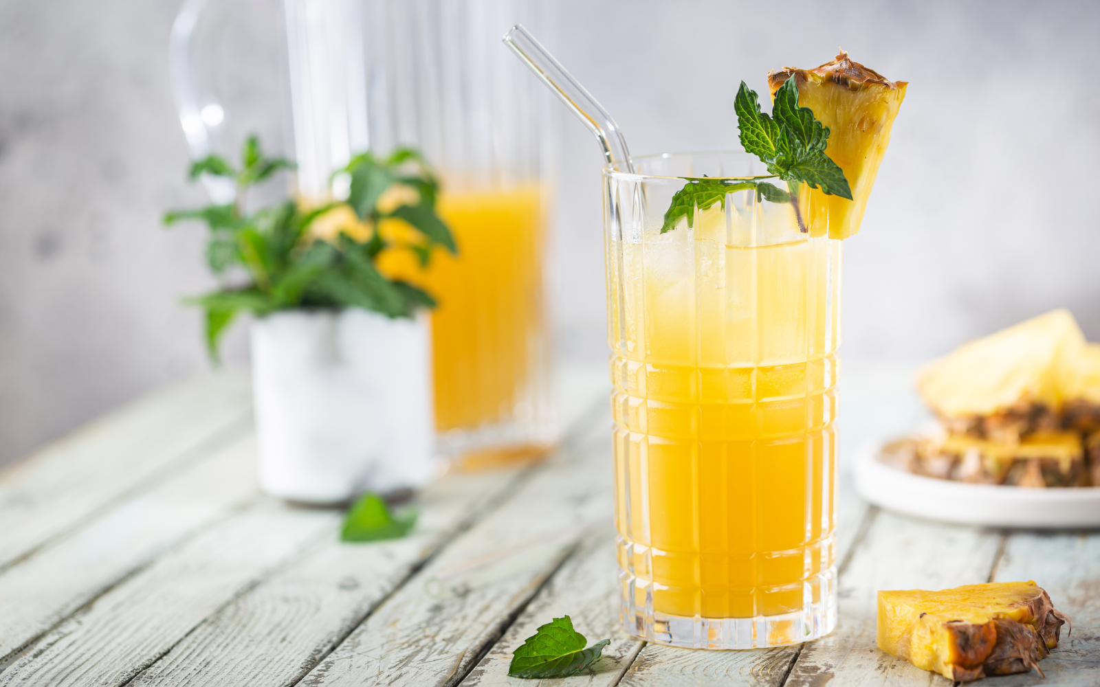 Pineapple & Ginger Gin Fizz